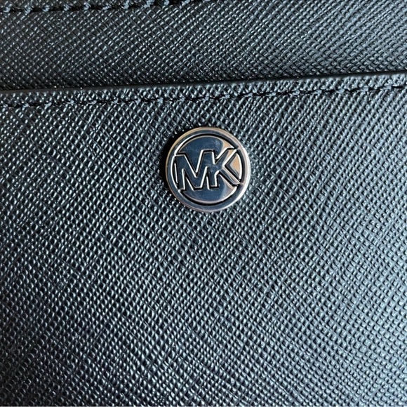 NWOT MICHAEL KORS Saffiano Leather Chain Card Case 🖤 - Picture 4 of 4